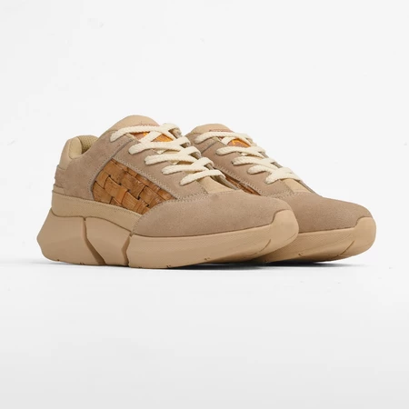 Gambar AGE Outfit Crasspises Sepatu Senakers Wanita